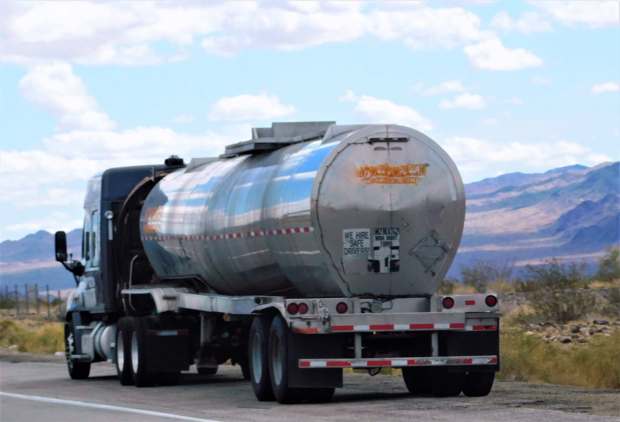 tanker truck on highway under a cloudy sky 2026 03 19 06 37 52 utc (1)